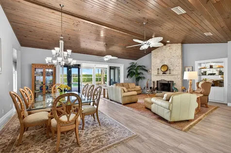 77 N Beach Road Jupiter Island FL 33455