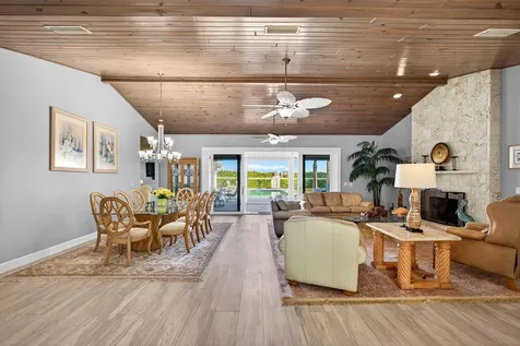 77 N Beach Road Jupiter Island FL 33455