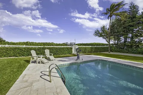 77 N Beach Road Jupiter Island FL 33455