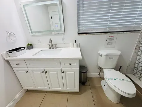 2010 Ne 1st Avenue Pompano Beach FL 33060