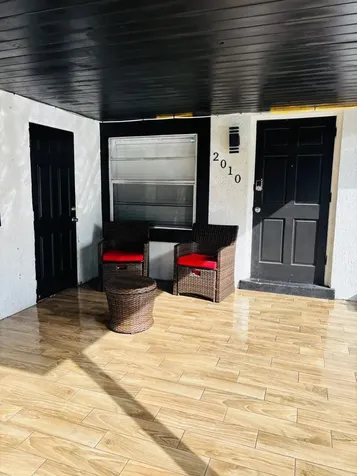 2010 Ne 1st Avenue Pompano Beach FL 33060