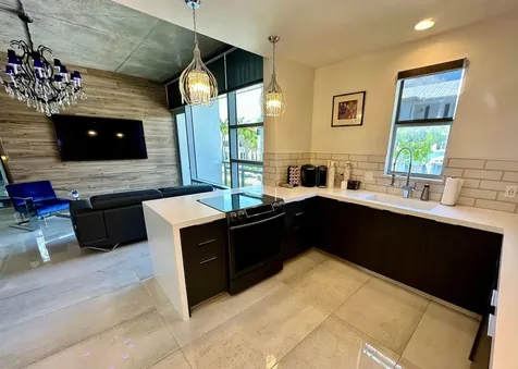335 SE 6th Avenue Delray Beach FL 33483