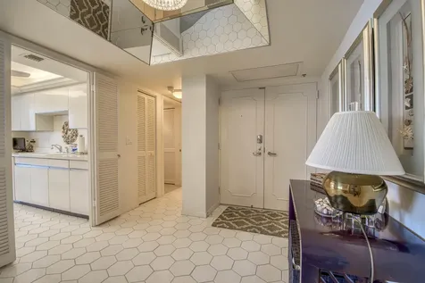 5540 N Ocean Drive Singer Island FL 33404