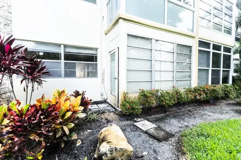 5161 W Oakland Park Boulevard Lauderdale Lakes FL 33313