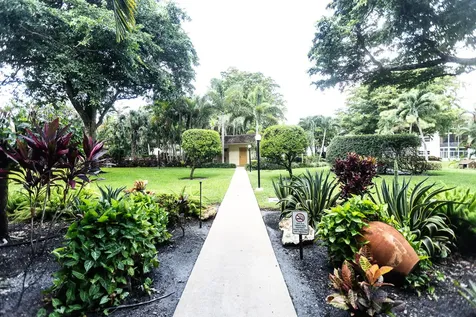5161 W Oakland Park Boulevard Lauderdale Lakes FL 33313