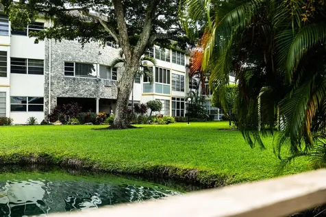 5161 W Oakland Park Boulevard Lauderdale Lakes FL 33313