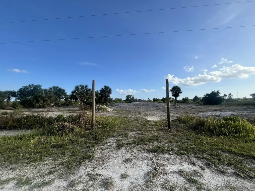 16058 NW 290th Street Okeechobee FL 34972