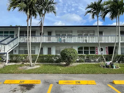 228 Northampton L West Palm Beach FL 33417