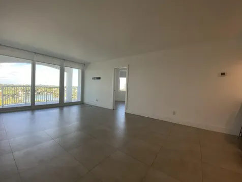 5401 Collins Avenue Miami Beach FL 33140