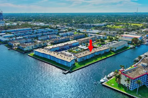 111 Shore Court North Palm Beach FL 33408
