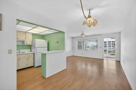 111 Shore Court North Palm Beach FL 33408