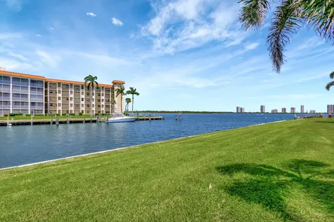 111 Shore Court North Palm Beach FL 33408