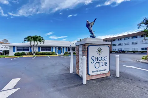 111 Shore Court North Palm Beach FL 33408