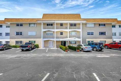 111 Shore Court North Palm Beach FL 33408