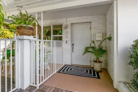 202 32nd Street West Palm Beach FL 33407