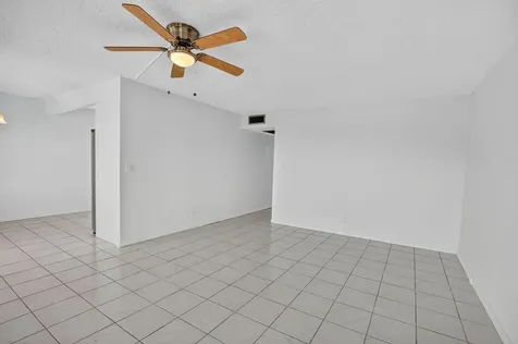 3036 Oakridge D Deerfield Beach FL 33442