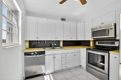 3036 Oakridge D Deerfield Beach FL 33442