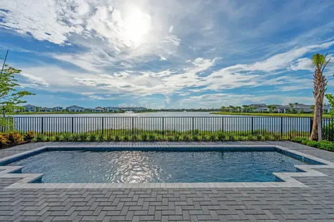 10099 Regency Way Palm Beach Gardens FL 33412