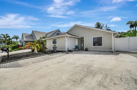 6041 Lace Wood Circle Lantana FL 33462