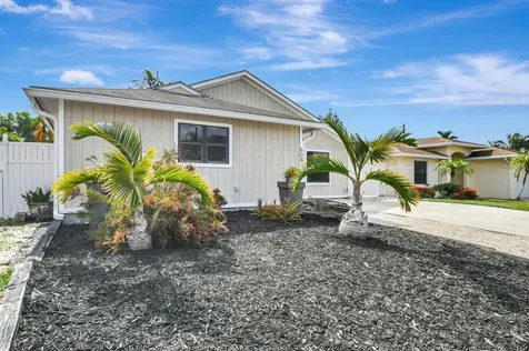 6041 Lace Wood Circle Lantana FL 33462