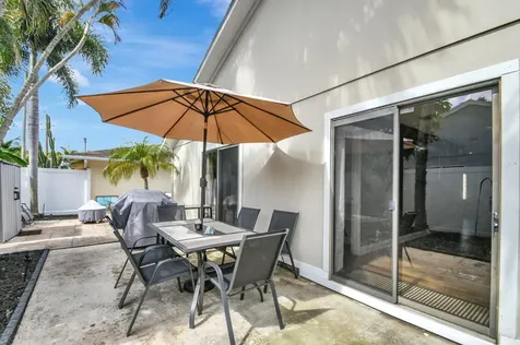 6041 Lace Wood Circle Lantana FL 33462