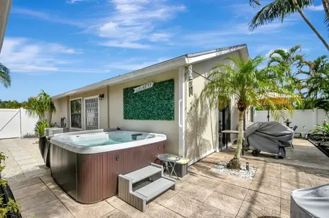 6041 Lace Wood Circle Lantana FL 33462