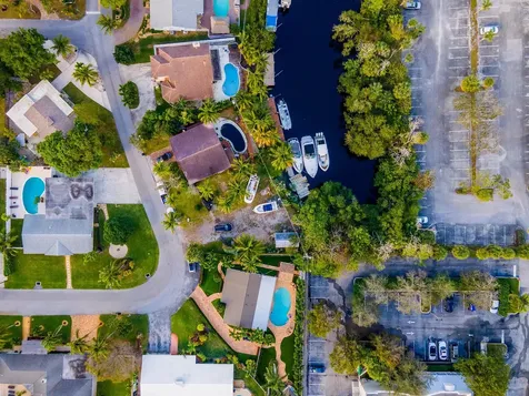 462 NE 9th Avenue Deerfield Beach FL 33441