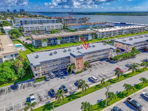 131 Doolen Court North Palm Beach FL 33408