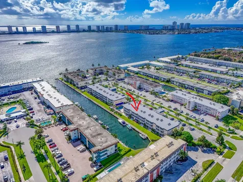 131 Doolen Court North Palm Beach FL 33408