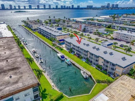 131 Doolen Court North Palm Beach FL 33408