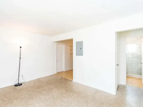 4230 NE 1st Terrace Oakland Park FL 33334
