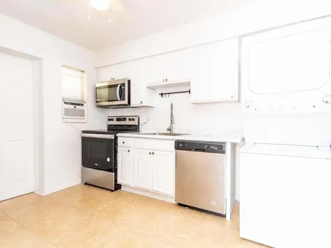4230 NE 1st Terrace Oakland Park FL 33334