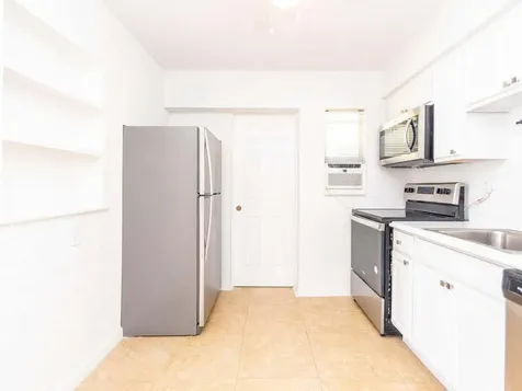4230 NE 1st Terrace Oakland Park FL 33334