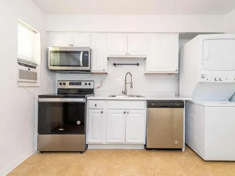 4230 NE 1st Terrace Oakland Park FL 33334