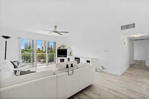 550 Bayshore Drive Fort Lauderdale FL 33304