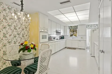 15 S Beach Road Jupiter Island FL 33455