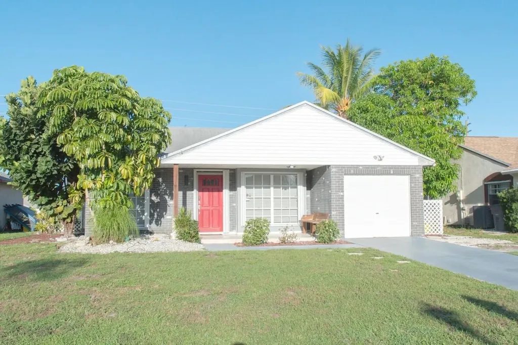 5628 Pebble Brook Lane Boynton Beach FL 33472