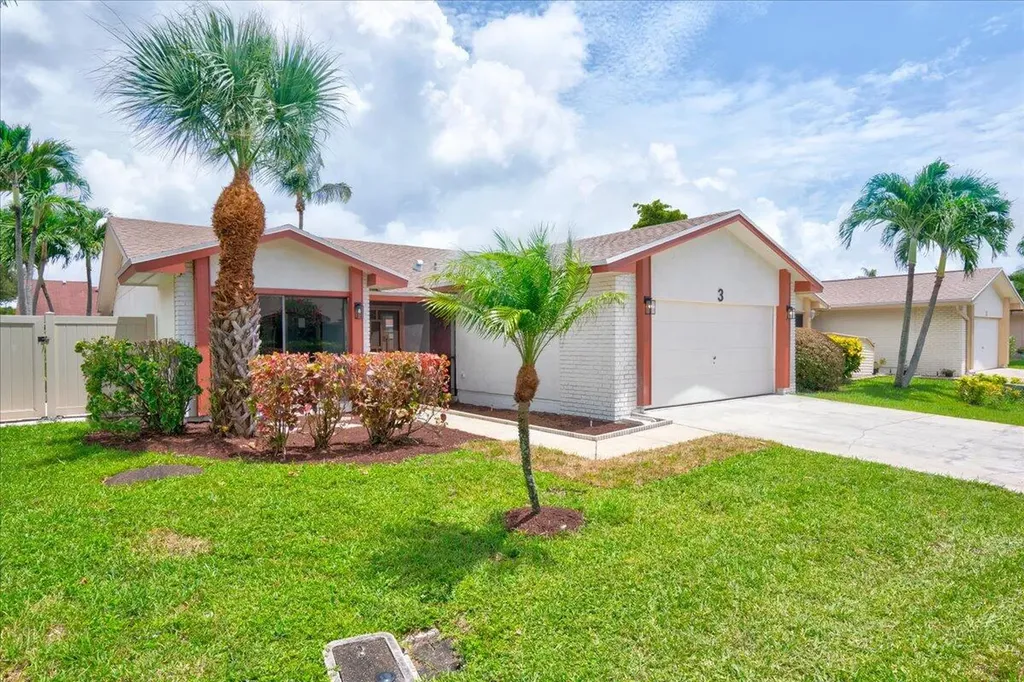 3 Fawlkland Circle Boynton Beach FL 33426