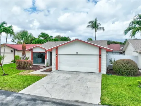 3 Fawlkland Circle Boynton Beach FL 33426