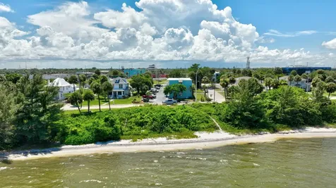 602 S Indian River Drive Fort Pierce FL 34950