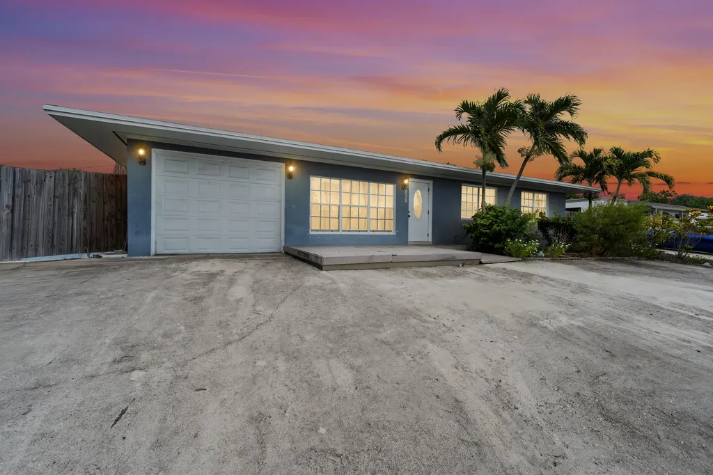 808 Wright Drive Lake Worth FL 33461