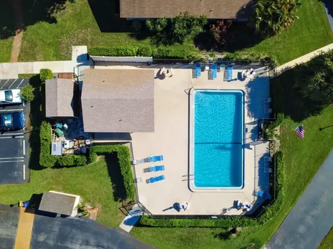 517 Se 27th Terrace Boynton Beach FL 33435