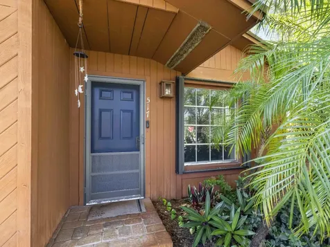 517 Se 27th Terrace Boynton Beach FL 33435