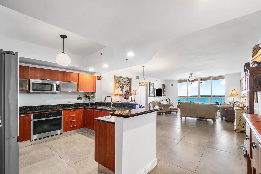 2650 Lake Shore Drive Riviera Beach FL 33404