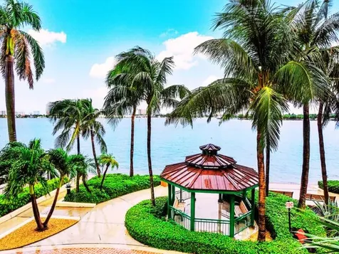 2650 Lake Shore Drive Riviera Beach FL 33404