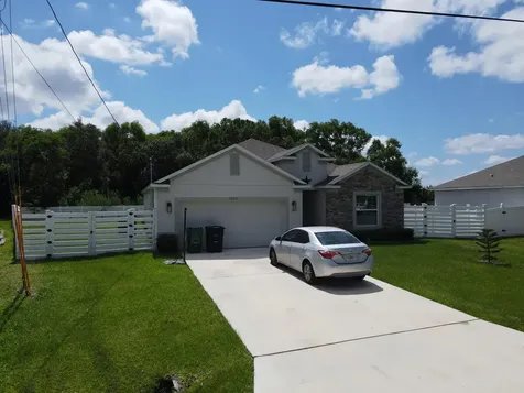 5252 Nw East Piper Circle Port Saint Lucie FL 34986