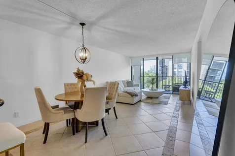21 Royal Palm Way Boca Raton FL 33432