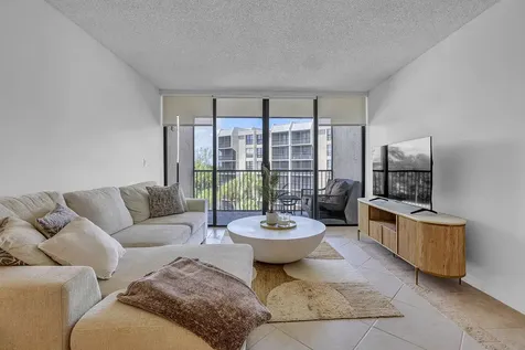 21 Royal Palm Way Boca Raton FL 33432