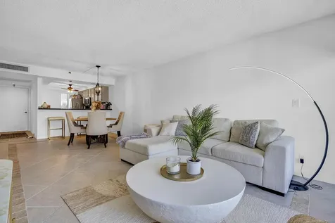 21 Royal Palm Way Boca Raton FL 33432
