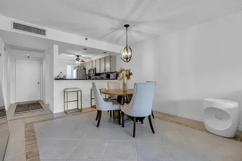 21 Royal Palm Way Boca Raton FL 33432